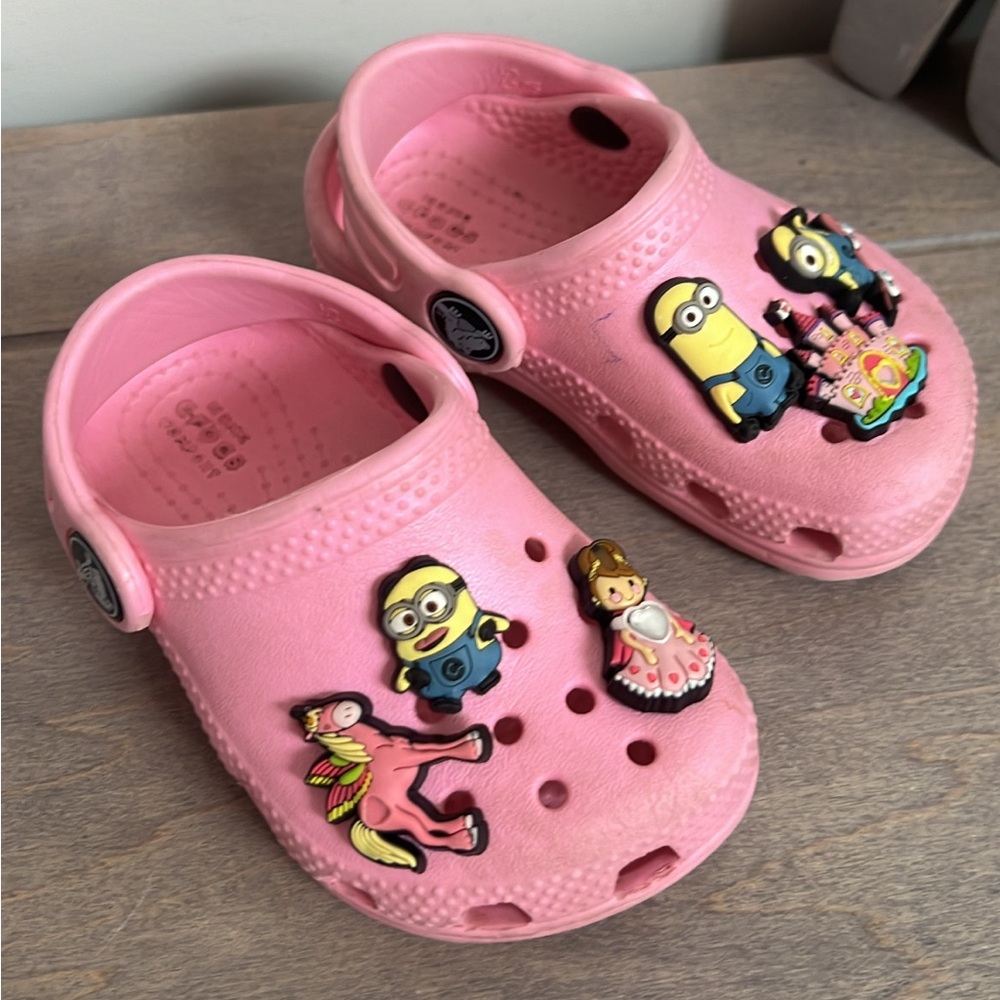 Crocs with 6 Princess Jitzbits